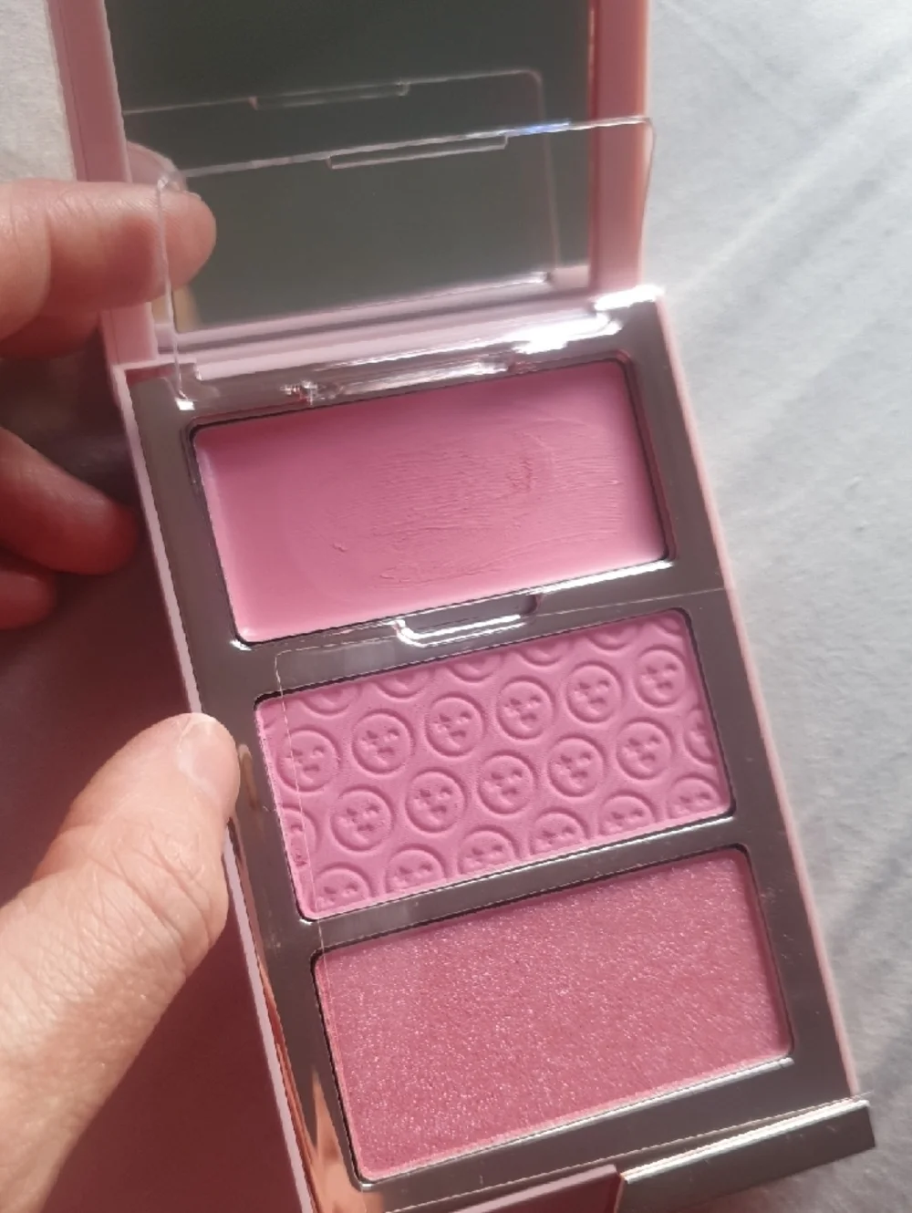 One/Size Cheek Clapper 3D Blush Trio Compact Case